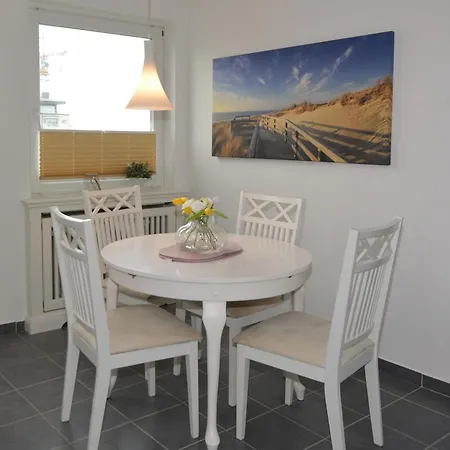 7-15, Marienstr, Sehr Strandnah, Sudbalkon Mit Kleinem Seeblick, 2 Zi Westerland